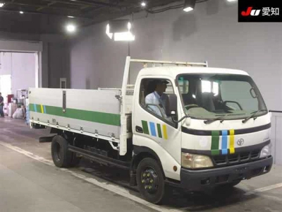 TOYOTA DYNA TRUCK
