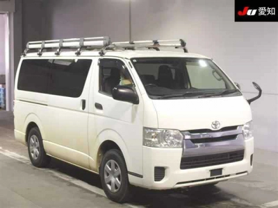 TOYOTA REGIUS VAN