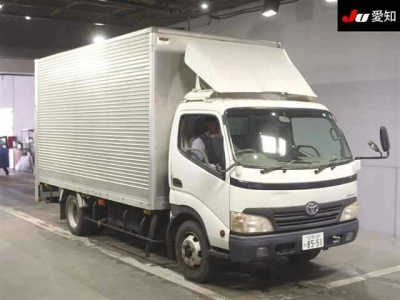 TOYOTA DYNA TRUCK