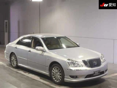 TOYOTA CROWN MAJESTA