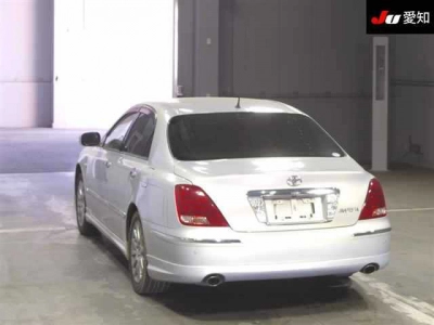 TOYOTA CROWN MAJESTA