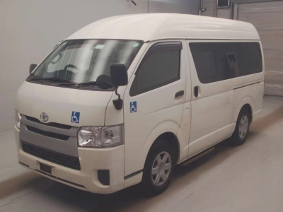 TOYOTA REGIUS VAN