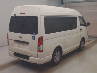 TOYOTA REGIUS VAN