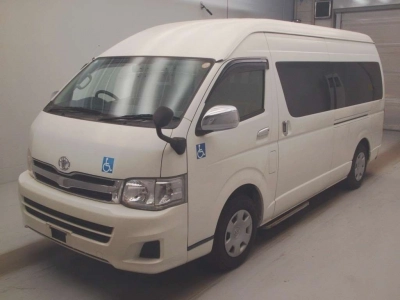 TOYOTA REGIUS VAN