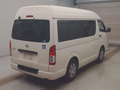 TOYOTA HIACE VAN