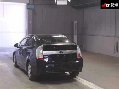 TOYOTA PRIUS PHV