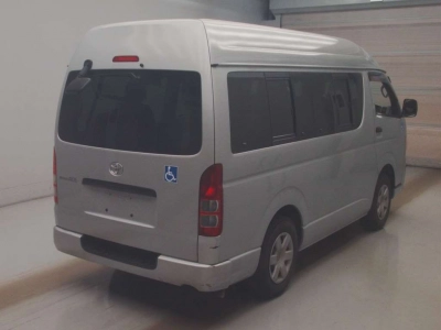 TOYOTA REGIUS VAN