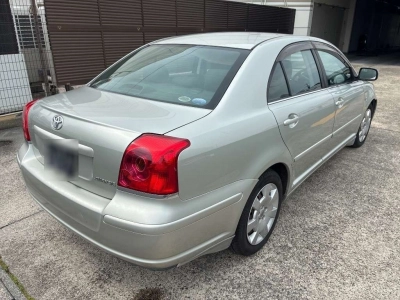 TOYOTA AVENSIS SEDAN