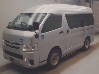 TOYOTA REGIUS VAN