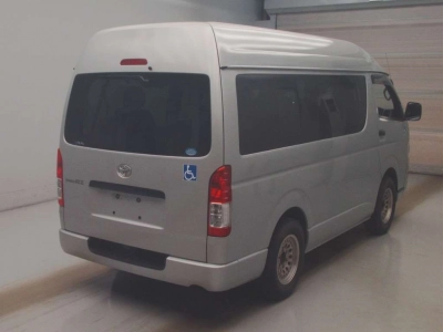 TOYOTA REGIUS VAN