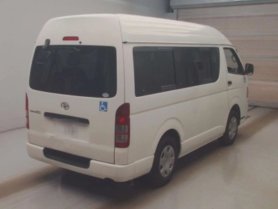 TOYOTA REGIUS VAN