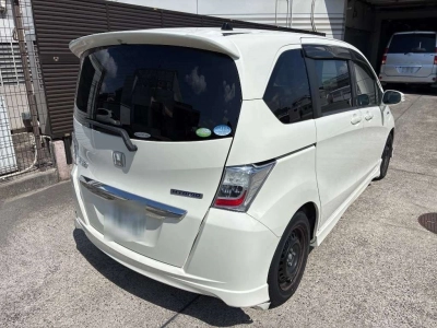 HONDA FREED HYBRID