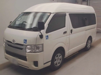 TOYOTA HIACE VAN