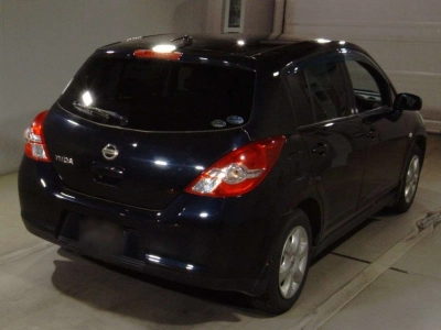 NISSAN TIIDA