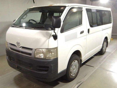 TOYOTA REGIUS VAN