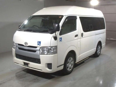 TOYOTA REGIUS VAN