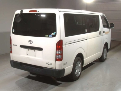 TOYOTA HIACE VAN