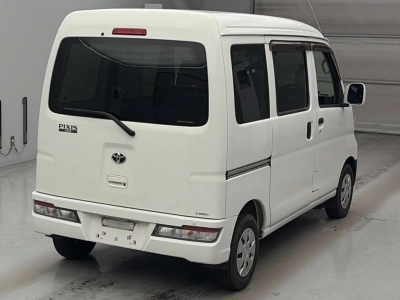 TOYOTA PIXIS VAN