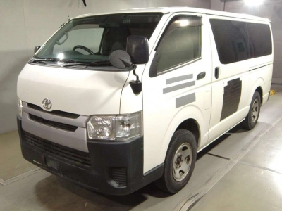 TOYOTA REGIUS VAN