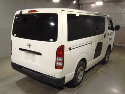 TOYOTA REGIUS VAN