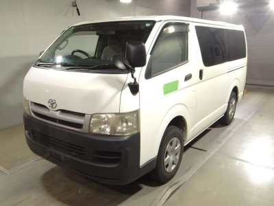 TOYOTA REGIUS VAN