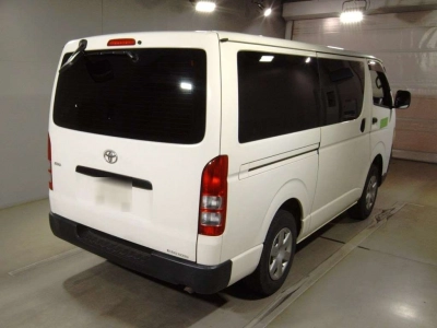 TOYOTA REGIUS VAN