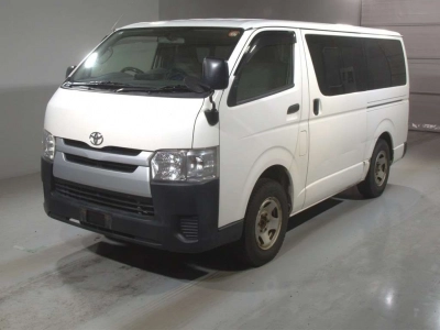 TOYOTA REGIUS VAN