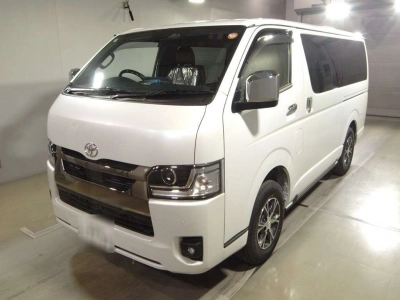 TOYOTA HIACE VAN