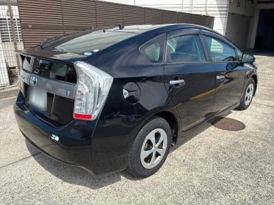 TOYOTA PRIUS PHV