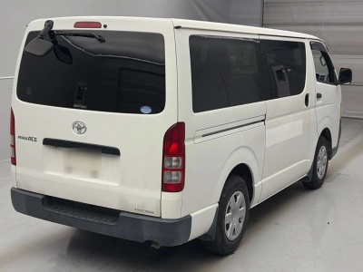 TOYOTA REGIUS VAN