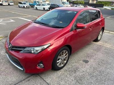 TOYOTA AURIS