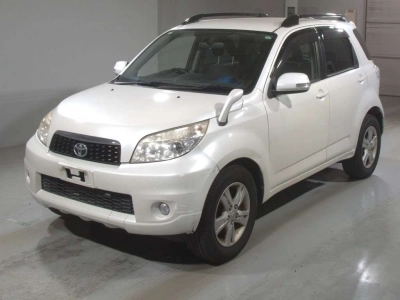 TOYOTA RUSH