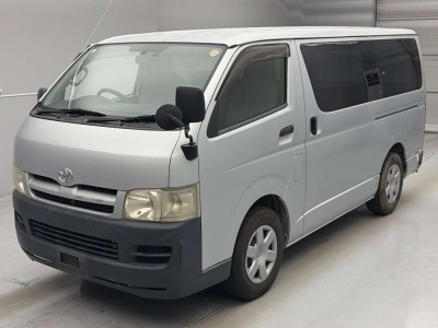 TOYOTA REGIUS VAN