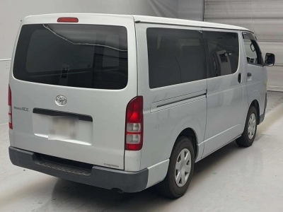 TOYOTA REGIUS VAN