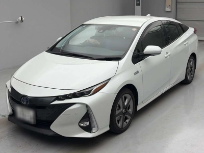 TOYOTA PRIUS PHV