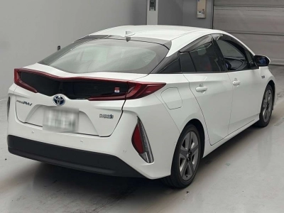 TOYOTA PRIUS PHV