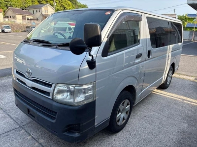 TOYOTA REGIUS VAN