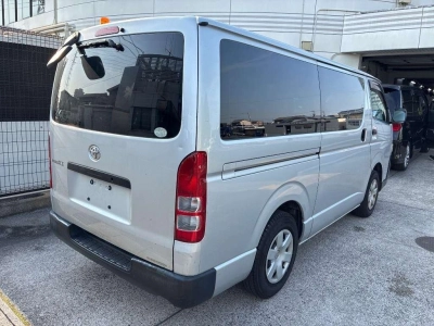 TOYOTA REGIUS VAN