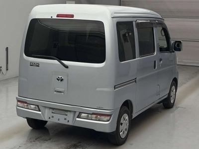TOYOTA PIXIS VAN