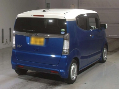 HONDA N-BOX SLASH