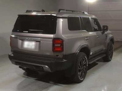TOYOTA LAND CRUISER 250