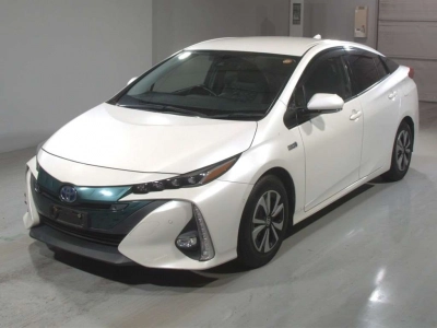 TOYOTA PRIUS PHV