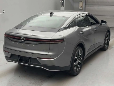 TOYOTA CROWN CROSSOVER