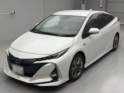 TOYOTA PRIUS PHV