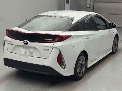 TOYOTA PRIUS PHV