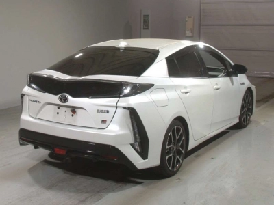 TOYOTA PRIUS PHV