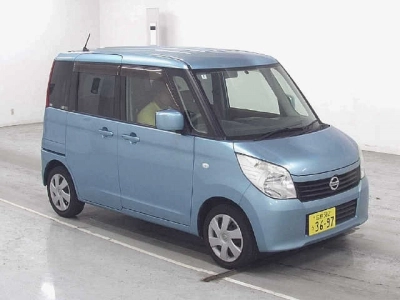 NISSAN ROOX
