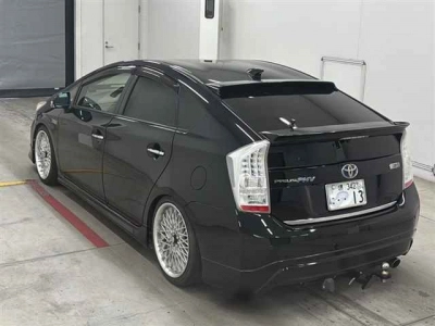 TOYOTA PRIUS PHV