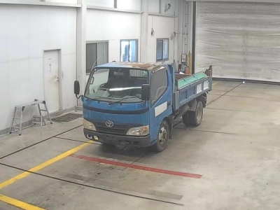TOYOTA DYNA
