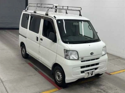 TOYOTA PIXIS VAN